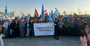 Irak Türkmenleri, Kerkük Valilik binası önünde durumu protesto etti